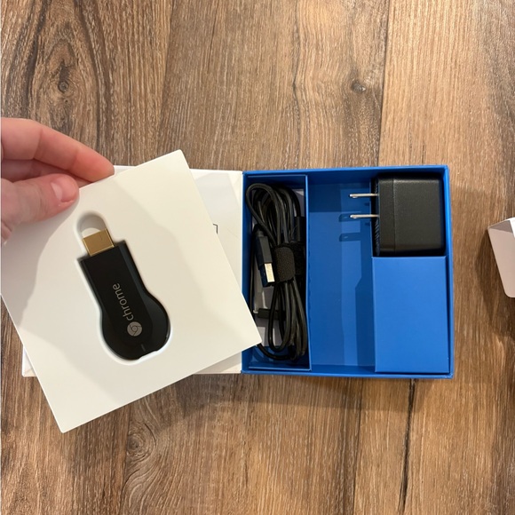 Google Chromecast - Picture 3 of 3